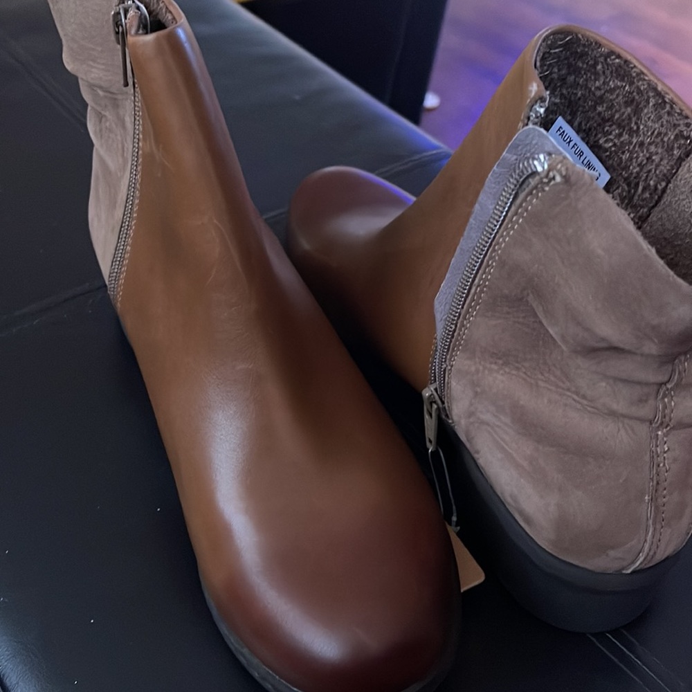Boots - Picture 6 of 7